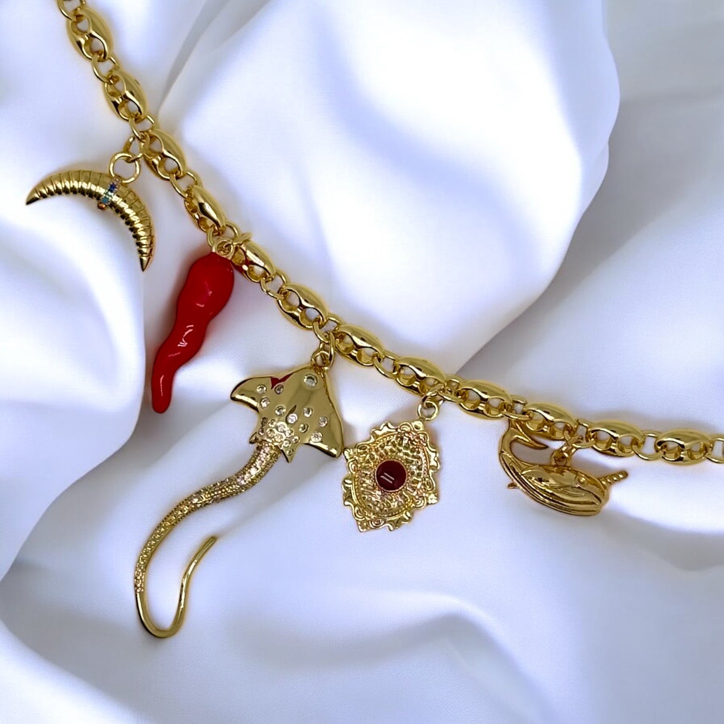 Maravena Necklace (Handmade & Limited Edition)